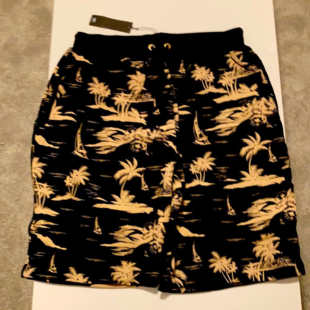 10 DEEP TROPIC SHORT